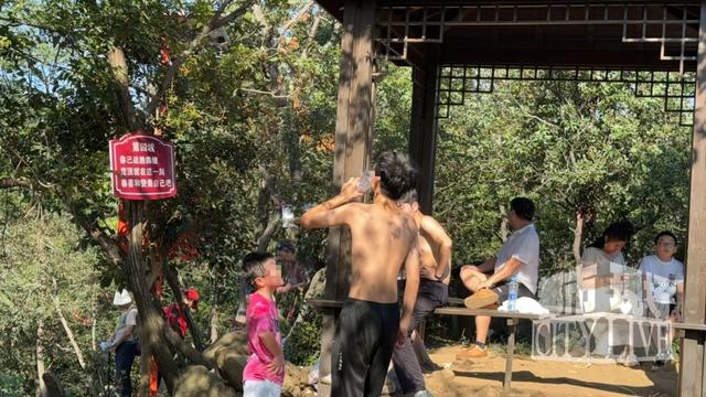 早上8点03分，南昌梅岭突发