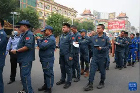 中国蓝天救援云南队赴缅甸救援图片