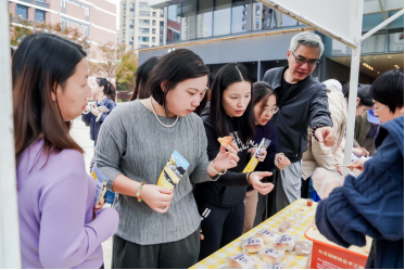 旋转！跳跃！新疆塔城地区在沪 “快闪” 推广，盛邀上海市民游客探索“油画塔城 草原圣地”