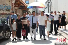 印尼侨亲福建漳州台商投资区寻亲梦圆图片