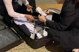 差点跪榴莲！丈夫把妻子40万元嫁妆落高铁上，列车员快速找回图片