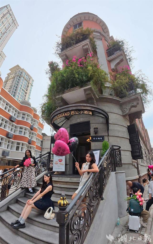 武汉汉口成为国庆热门打卡地