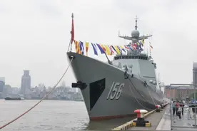 遇“舰”海军节，“和平方舟”、淄博舰向上海市民开放图片