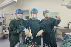 胜利油田中心医院成功完成高难度腹膜后巨大肿瘤切除手术图片