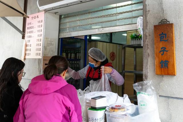 姑苏早点来丨一碗素面，一院金黄