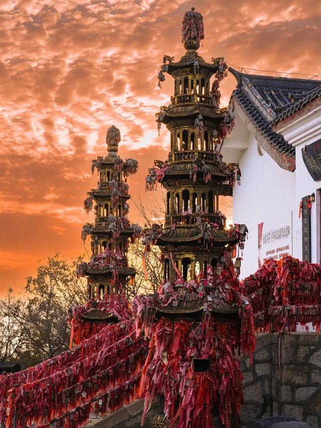 很少用“震撼”形容一座山！