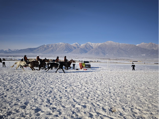 投资千万元，北疆小城温泉县为游客打造免费露天温泉
