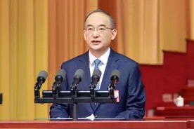 2024年全国地方两会 | 四川去年GDP突破6万亿，推动成渝双城经济圈走深走实图片