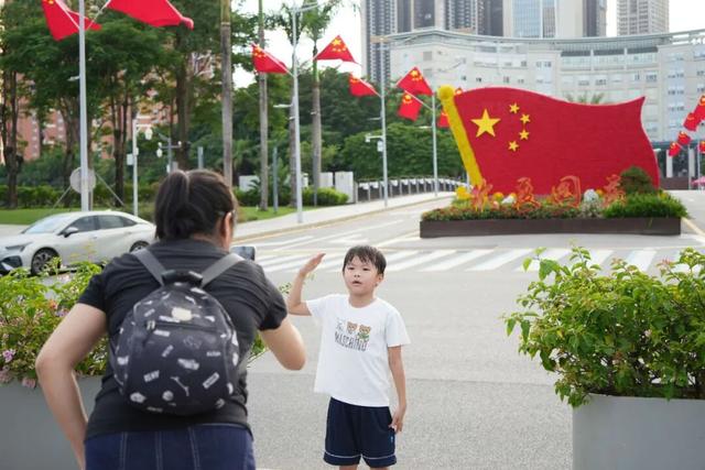 龙华，红了！