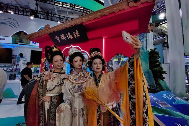 “游客”变身“创作者”，在石景山感受AI与文化的深度融合