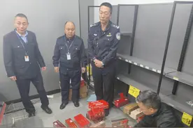 超市清仓促销售假烟 西乡网格协助查处图片