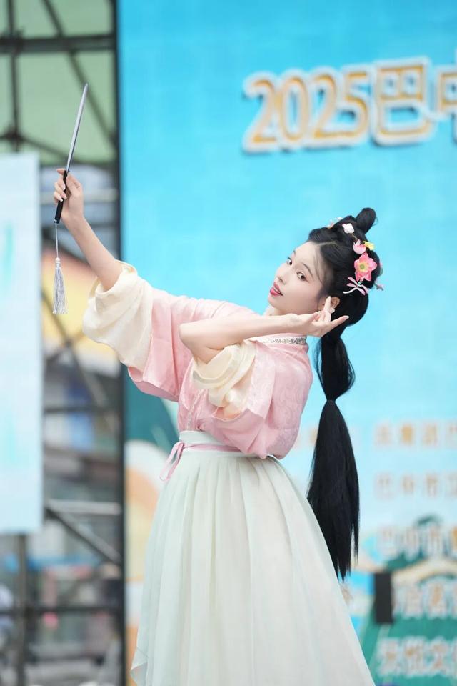 华服耀巴城・古韵传天下｜2025 巴中市汉服形象大使选拔赛总决赛圆满落幕