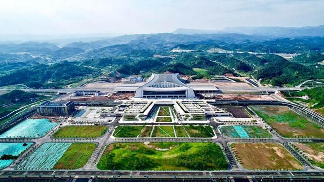 夏夜放歌高铁新城 中国一冶奏响惠民交响曲