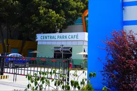 探访成都规模最大的综合影视拍摄基地：短剧扎堆 开业5天“霸总”戏最多图片