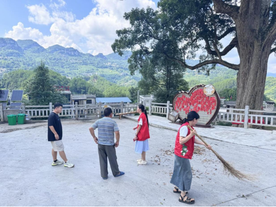 青春正当时|铜仁“小青椒”绘就旅游暖心画卷