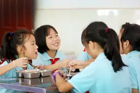 “预制菜进校园”引热议！听听家长、专家、学校怎么说→图片