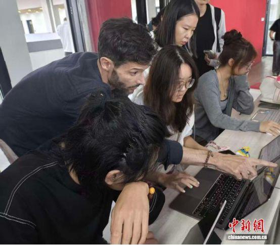 人这一辈子，一定要去一趟海南自贸港！