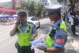 监考老师遇堵，考生忘带眼镜、忘带证件、拿错书包，武昌民警快速解决各种“燃眉之急”图片