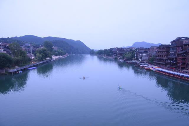 凯里下司古镇：暑期旅游持续升温 业态“上新”引客来
