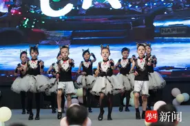 嗨翻了！南京这所学校文艺汇演含“金”量很高！图片