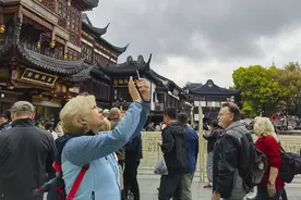 港媒：免签政策推动来华游客大增 “逐步接近疫情前水平”图片