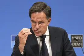 北约秘书长“警告”成员国：要么加军费，要么学俄语图片