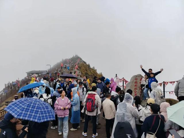 国庆邂逅太白山｜一日历四季，十里不同天，日出与云海共绘山河画卷