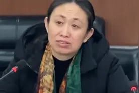 前调查记者爆江歌妈妈失独是惊天骗局，称其有儿子还与濒死五保户结婚，江秋莲直播中回怼提问网友：我就看你们能把我怎么地?视频封面