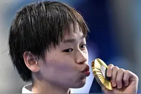 全红婵超越伏明霞成中国奥运史上最年轻的三金王，冠军背后的教练也值得掌声图片