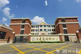近170万孩子开启新学期 武汉中小学迎生源高峰图片