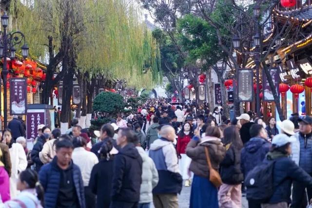 “彩云”之南 名不虚传！祥云已至，假期预定！