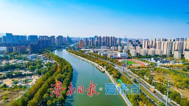 一年四季 泉在济南丨秋日晴空映碧水 河岸秋景漾诗意