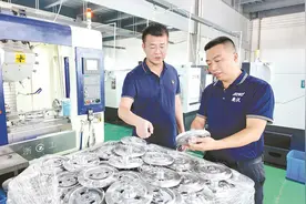 麻城经济开发区：为企办实事 助企解难题图片