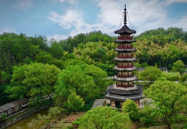 知名景区免门票开放，是门票钱不香了吗？