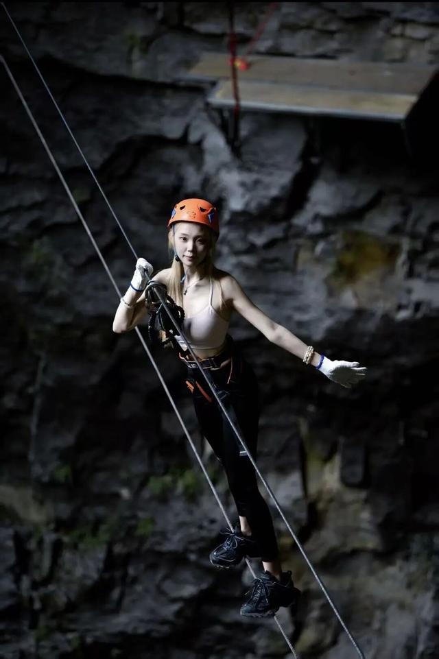 惊艳伦敦！双河溶洞携北纬 28°秘境奇观闪耀世界舞台！