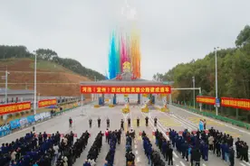 广西河池（宜州）西过境线高速公路建成通车图片