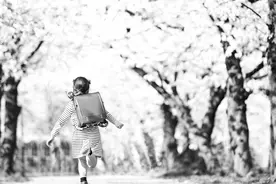 为什么日本小孩独自乘坐地铁图片