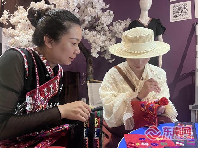 ​全国媒体达人云南行｜一身霓裳“日月彩虹” 摇曳出嘎洒江万种风情