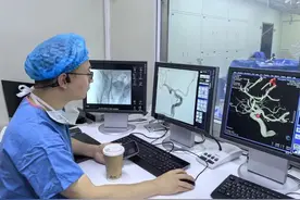 八旬阿婆突发胸痛竟是主动脉夹层，微创介入及时拆除“定时炸弹”图片
