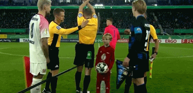 90分钟战报：勒沃库森1-1十人帕德博恩，格里马尔多任意球破门