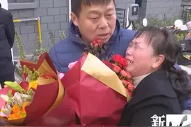 飙泪！"上海那么大，我却没有家……"失散60年，终于吃上团圆饭！图片