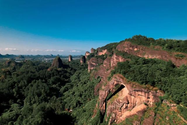 七彩云南遇龙虎仙山—龙虎山文旅昆明推介会签约专列启程