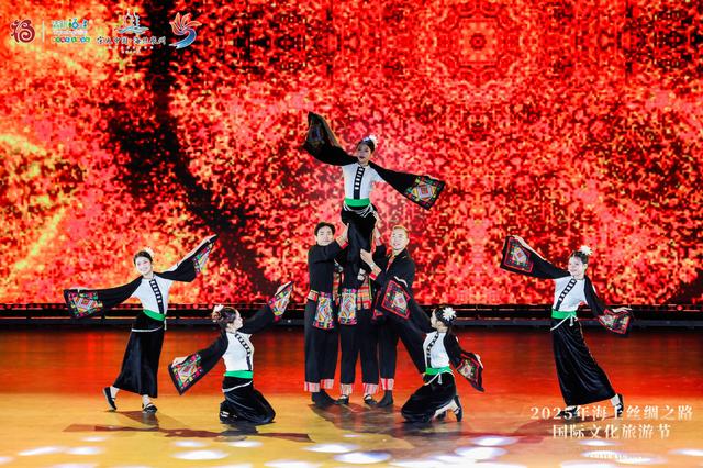 当千年非遗“潮”起来：2025海丝国际文旅节上演“世遗辉映·世界共享”非遗跨界大秀