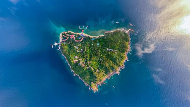 海南发布“双节”假期旅游产品优惠信息