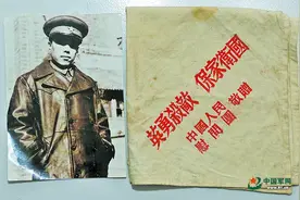 听志愿军烈士女儿祝江波深情讲述一块珍藏了七十多年的手帕图片