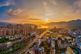 四川宜宾三江新区：限时购房补贴，房企不得借机涨价，也不得借机大幅降价图片