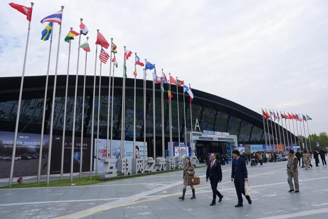 在水乡乌镇感受照耀未来的“互联网之光”