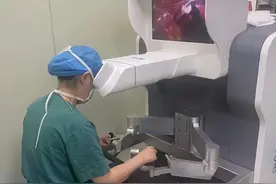 在国产单孔机器人帮助下，40多岁的她告别宫颈癌！不出“嘉”门就能进行高质量微创手术图片