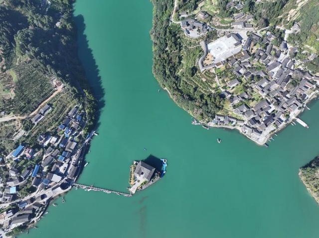 大山里的土家山寨