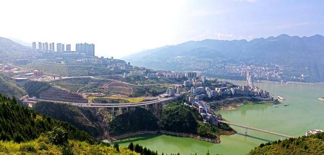 夏日巴东：峡江画城 诗意栖居